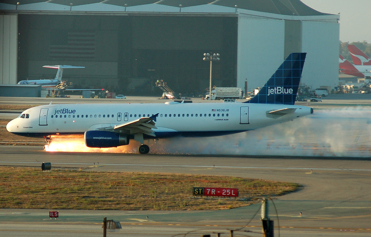 What’s The Story Behind JetBlue’s Nose Gear Incident?