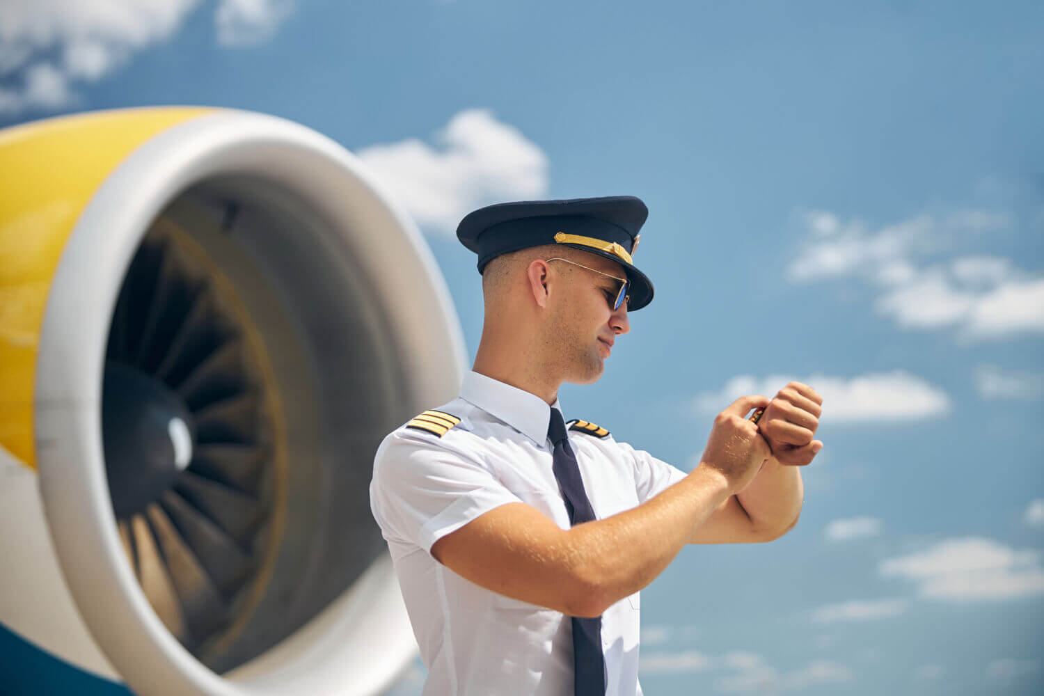 How Many Flights Do Pilots Do A Month