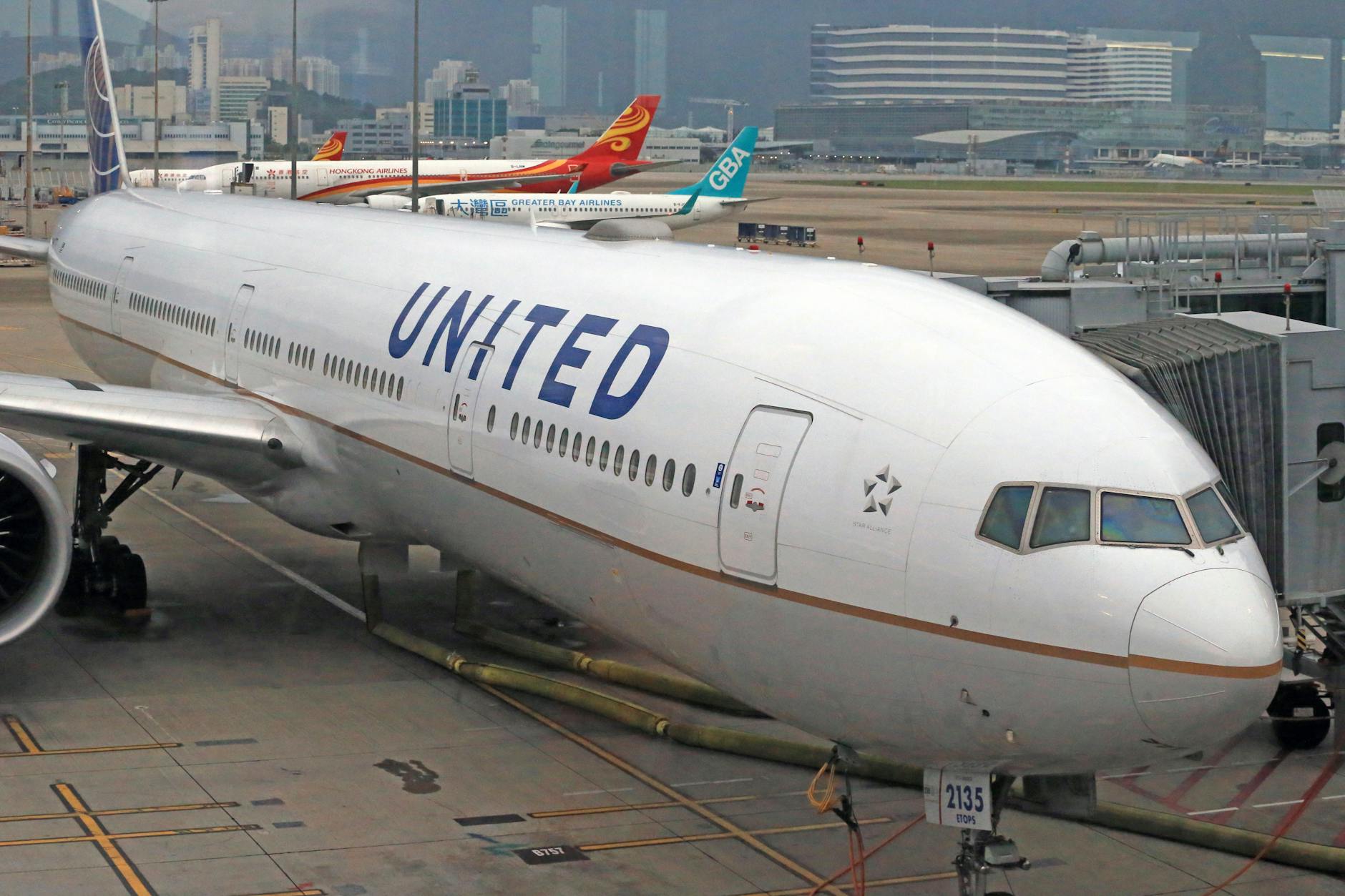 united airlines airplane