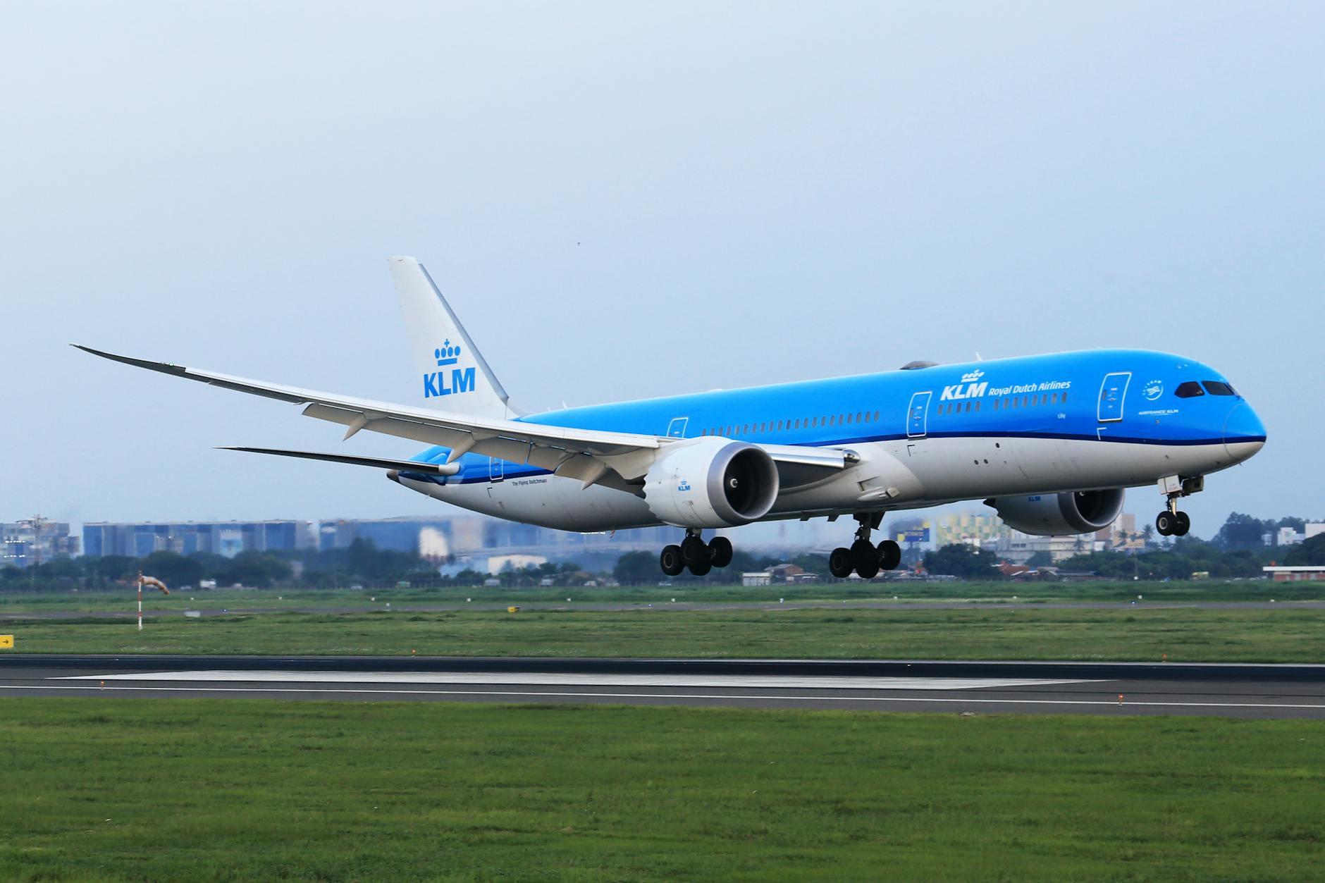 Why the Boeing 787 Dreamliner Doesn't Have Winglets