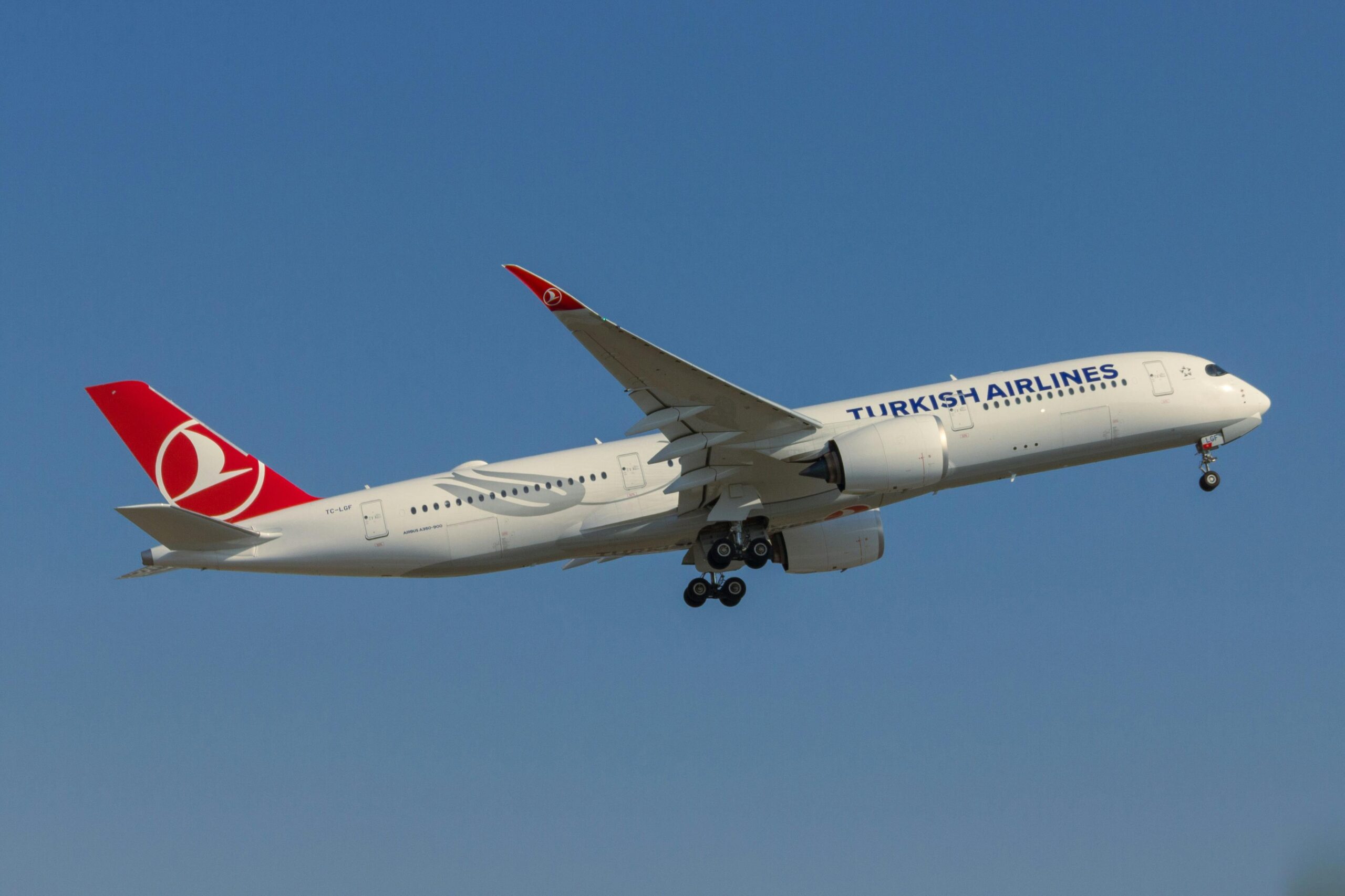 Photo by Kaan Durmuş: https://www.pexels.com/photo/close-up-shot-of-an-airplane-in-the-blue-sky-13179164/